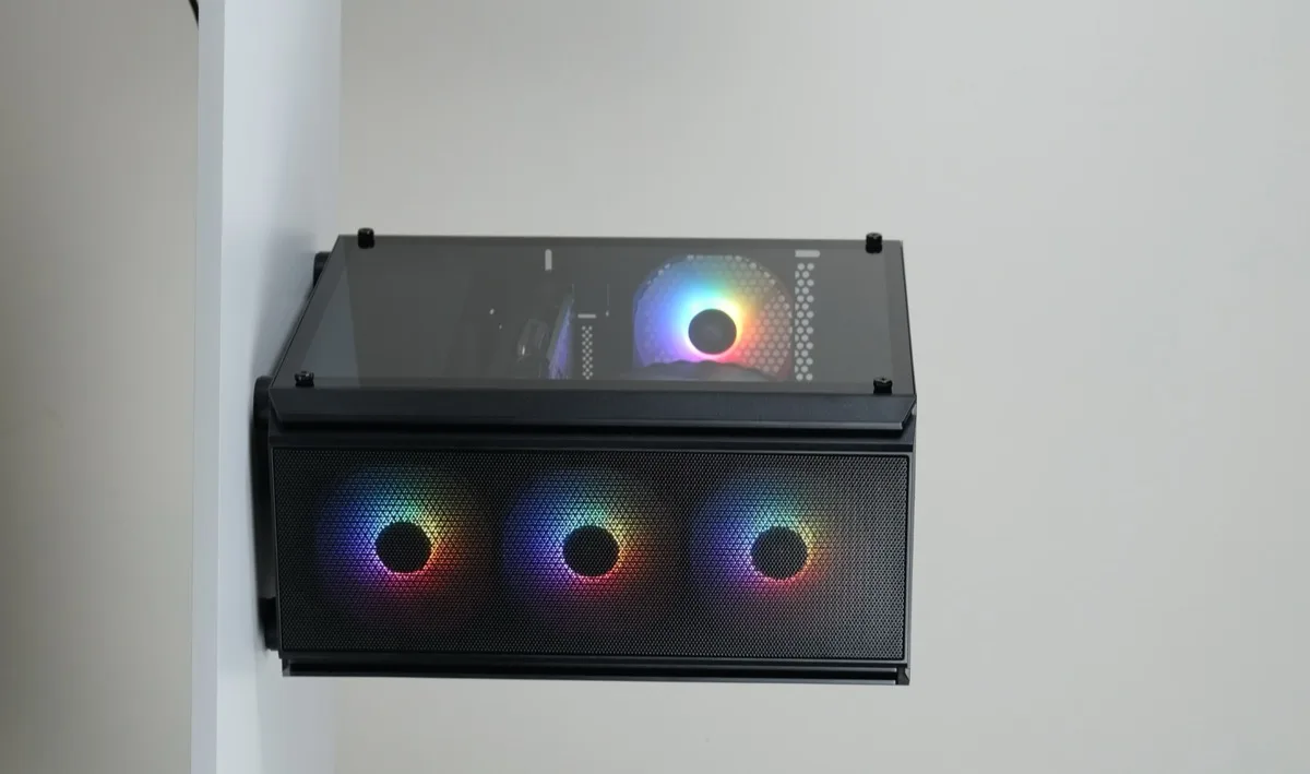 R58 Старт — фронтальный вид с RGB подсветкой