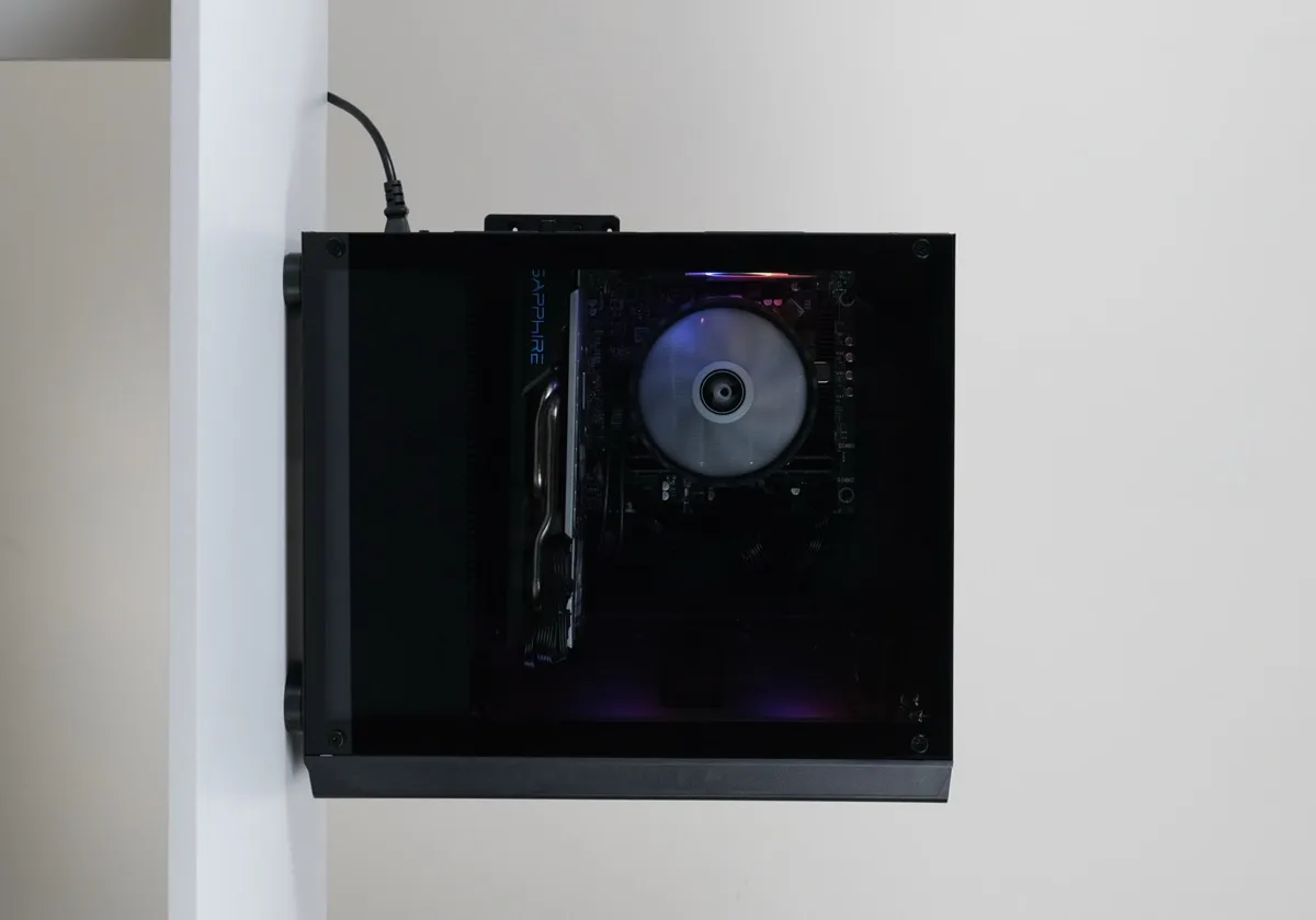 R58 Старт — боковой вид, видна Sapphire